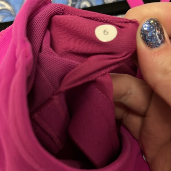 Lululemon size 6 tank bundle - Picture 2 of 9